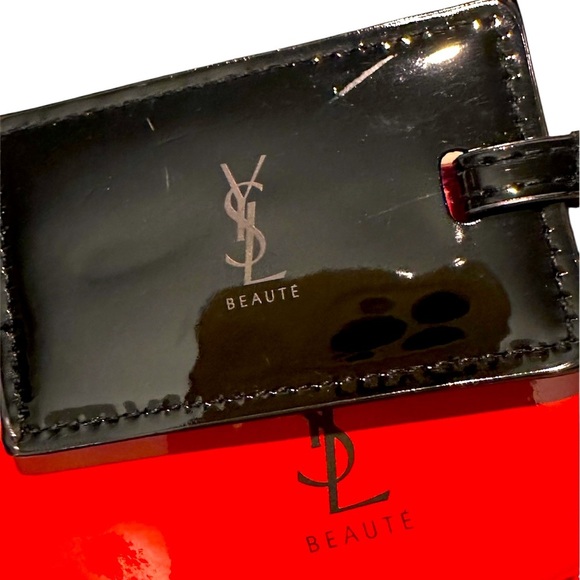 YSL RED LIP SHAPED POUCH, MIRROR  ๐ - Picture 2 of 4